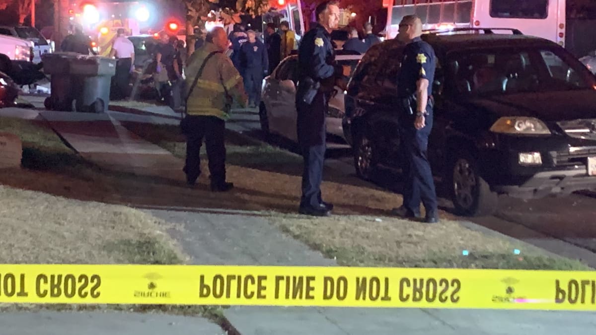 4 mrtví a 6 zraněných po střelbě na večírku v Kalifornii