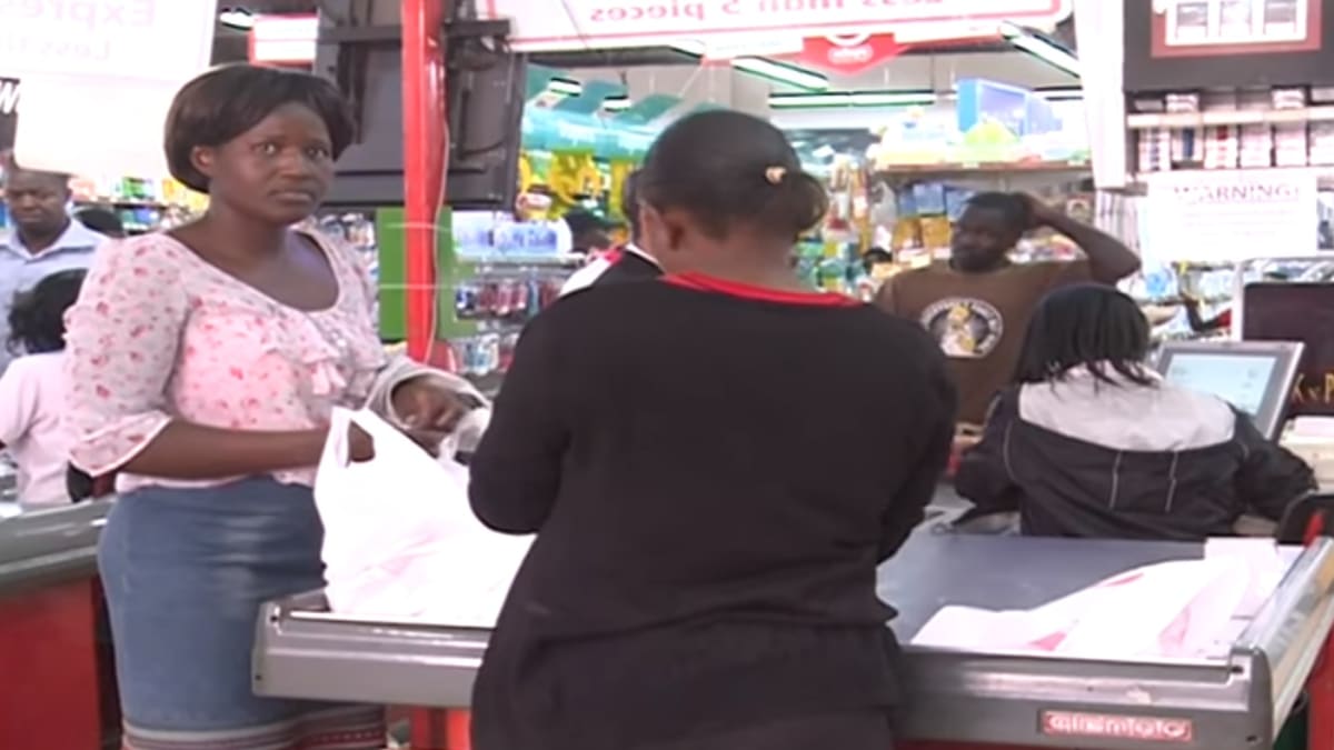 Keňa zakázala užití, výrobu i dovoz plastových tašek