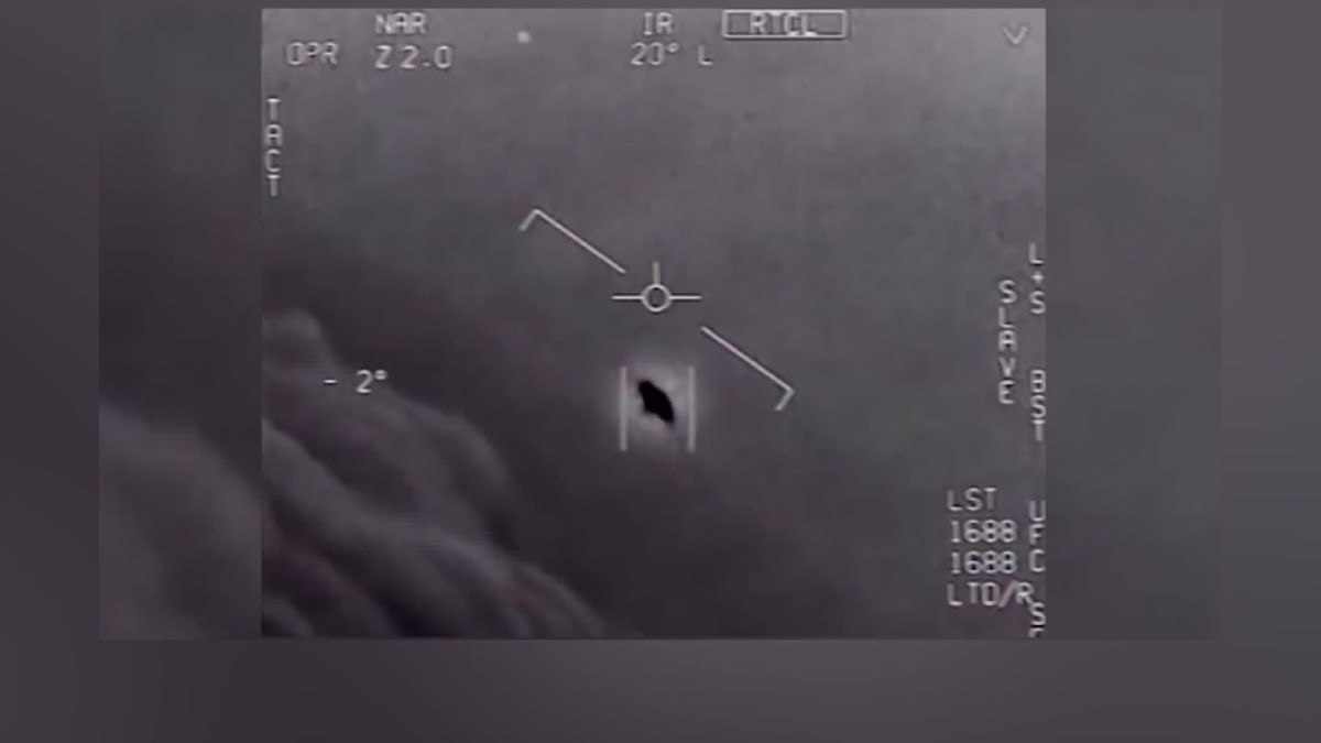 Američtí piloti zachytili UFO