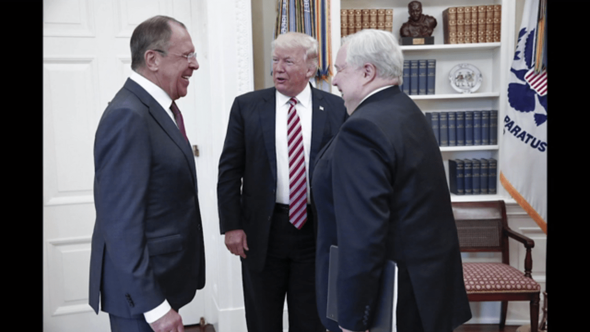 Donald Trump, Sergej Lavrov a Sergej Kislyak v Bílém domě