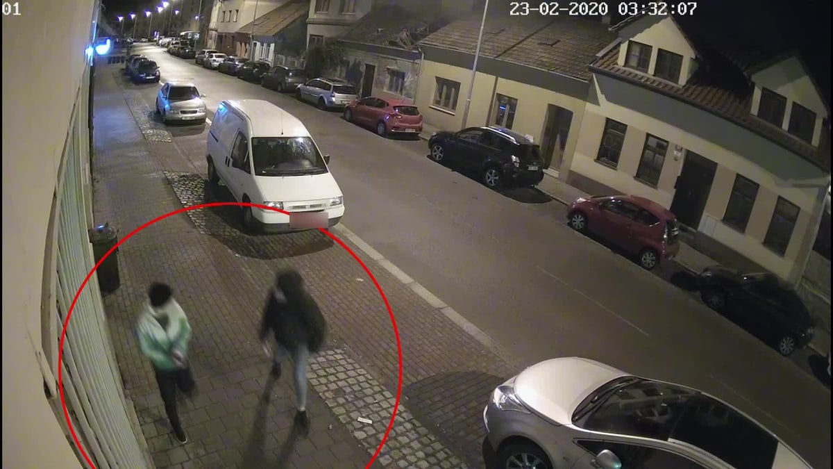 Policie hledá dva pacahtele brutálního přepadení v Brně