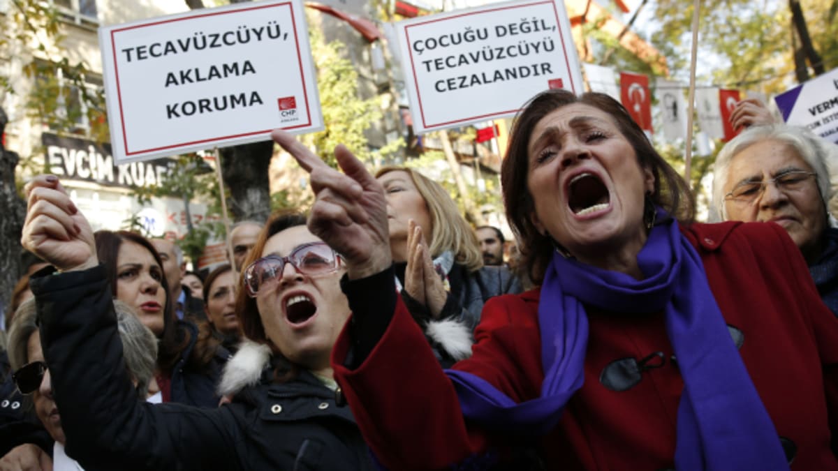 Proti podobnému zákonu protestovaly turecké ženy už v roce 2016