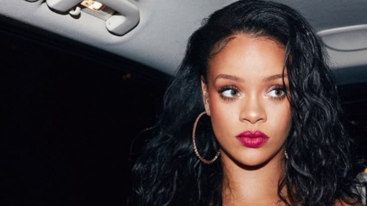 Rihanna pokořila Madrid v róbě ukrajinského návrháře