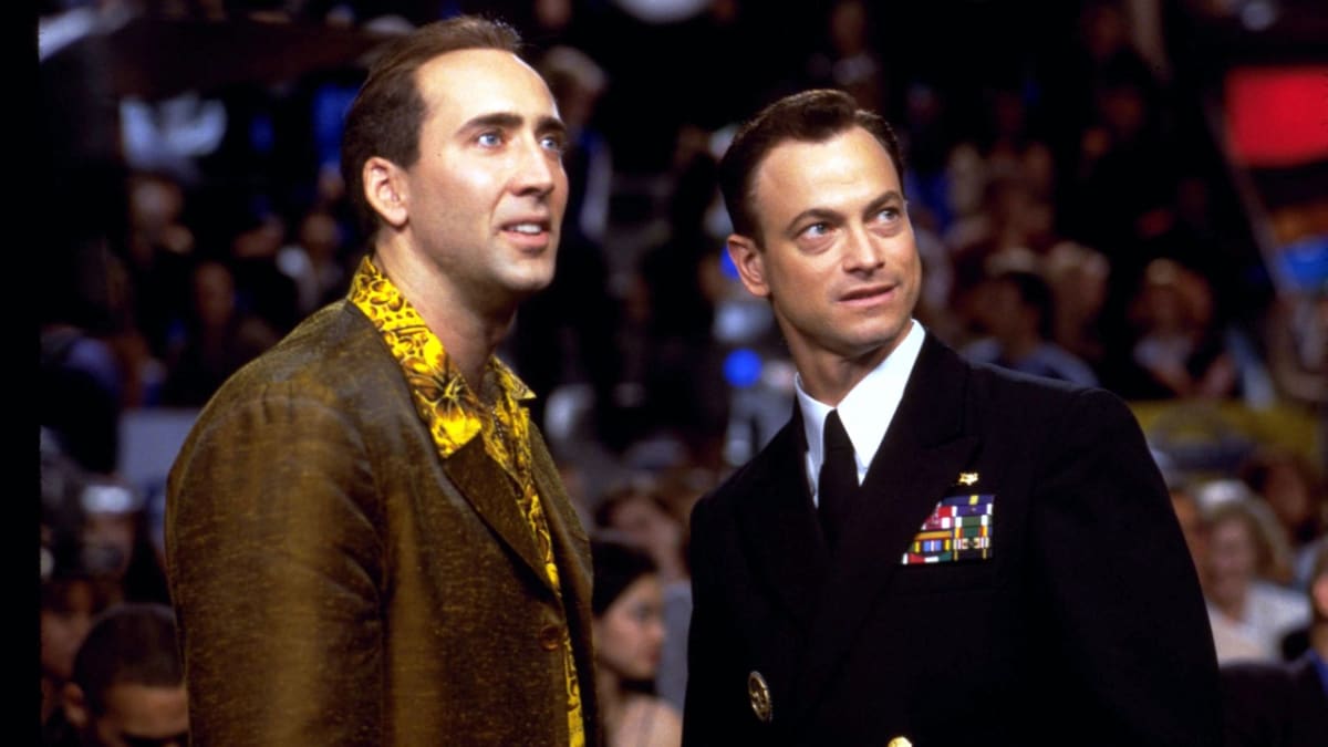 Nicolas Cage a Gary Sinise ve filmu Hadí oči