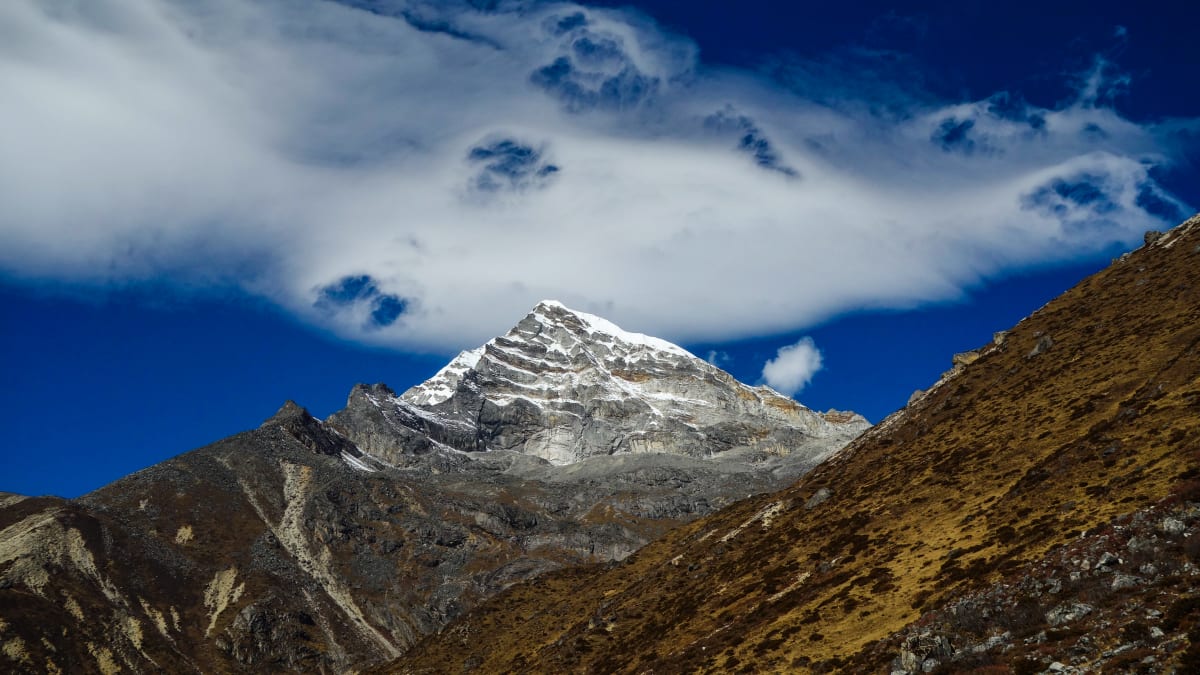 Zajímavé mraky při cestě k Parchamo view lodge, Nepál