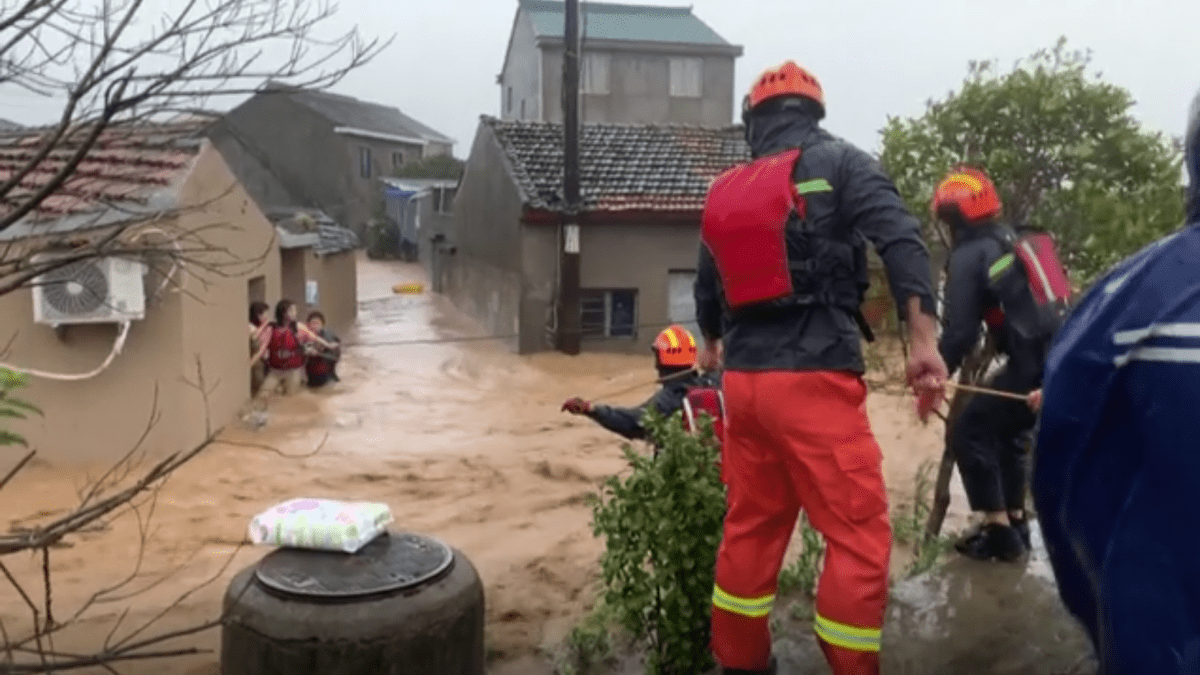 Záplavy ve východní Číně způsobené tajfunem Lekima