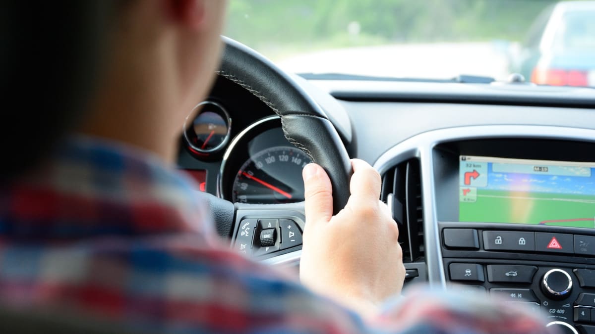 Skoro polovina českých řidičů špatně vidí. 8 % by vůbec nemělo usednout za volant