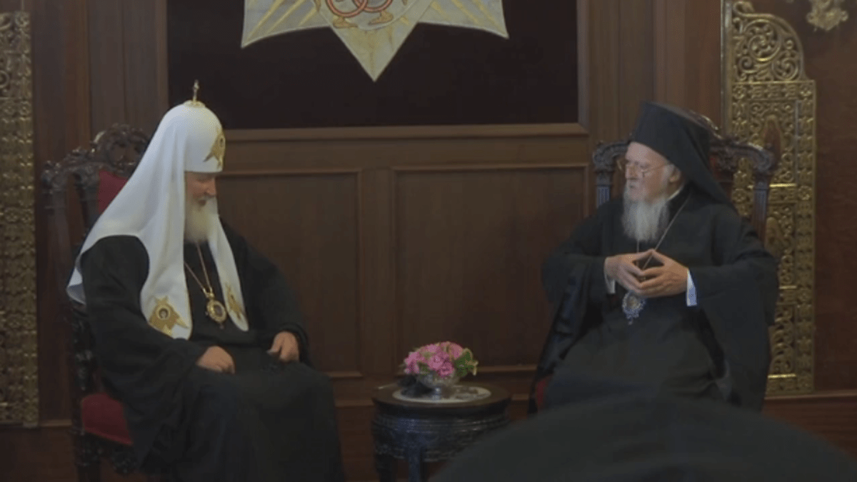 Moskevský patriarcha Kirill a ekumenický patriarcha Bartoloměj I.