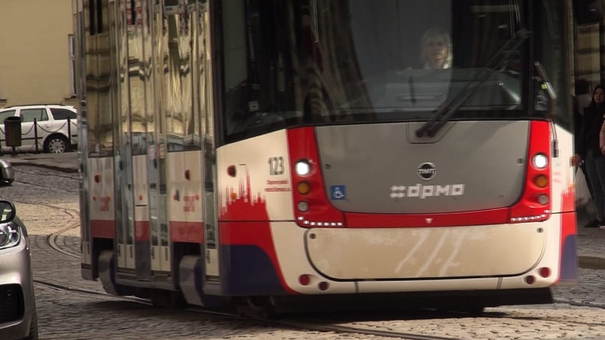 Některé tramvajové tratě v Olomouci jsou v havarijním stavu
