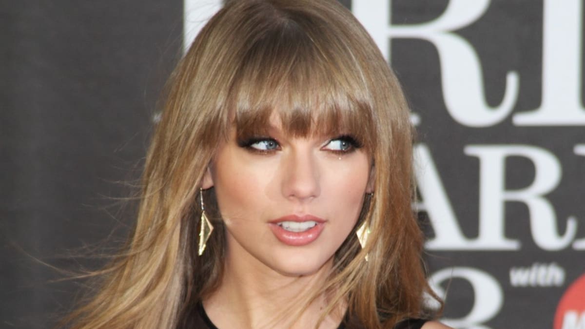 Taylor Swift a její cena (a hlavně jejích nohou) míří strmě vzhůru