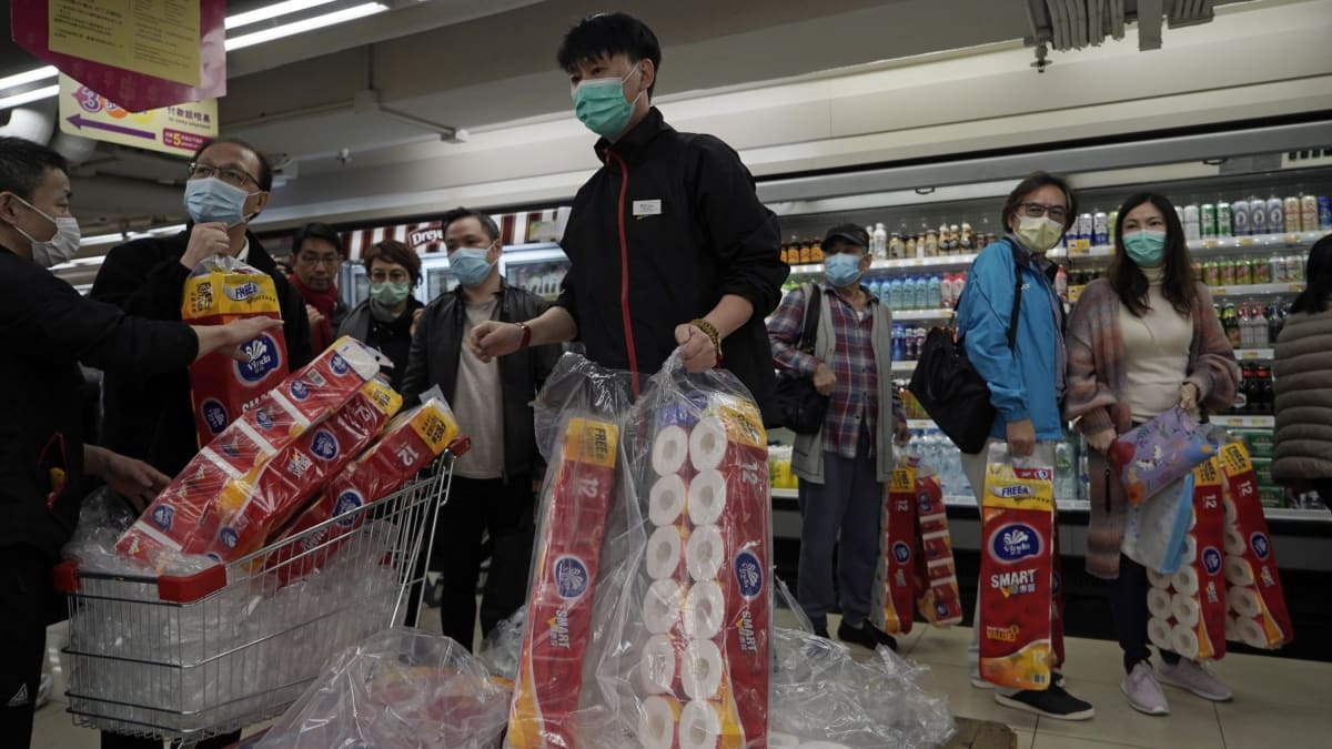 Obyvatelé Hongkongu skupují toaletní papír