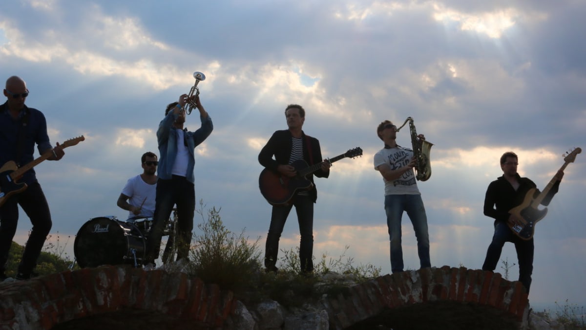 Videoklip k písni se natáčel na jižní Moravě