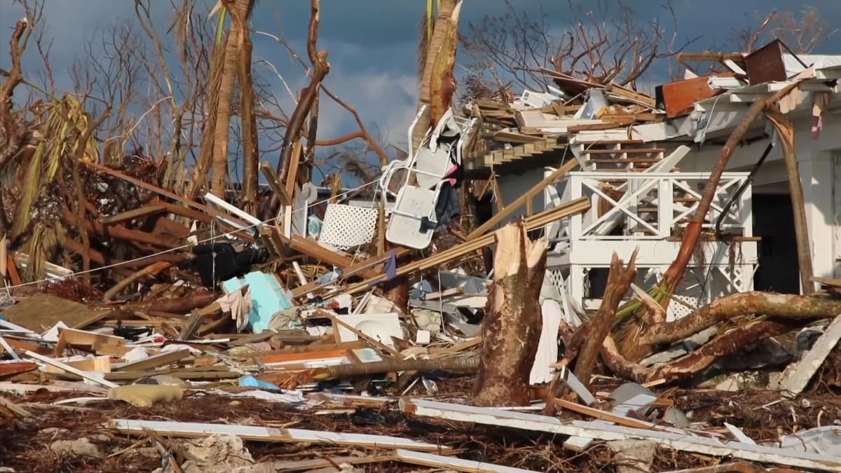 Záběry zdevastovaného Abaca vypovídají o síle ničivého hurikánu Dorian