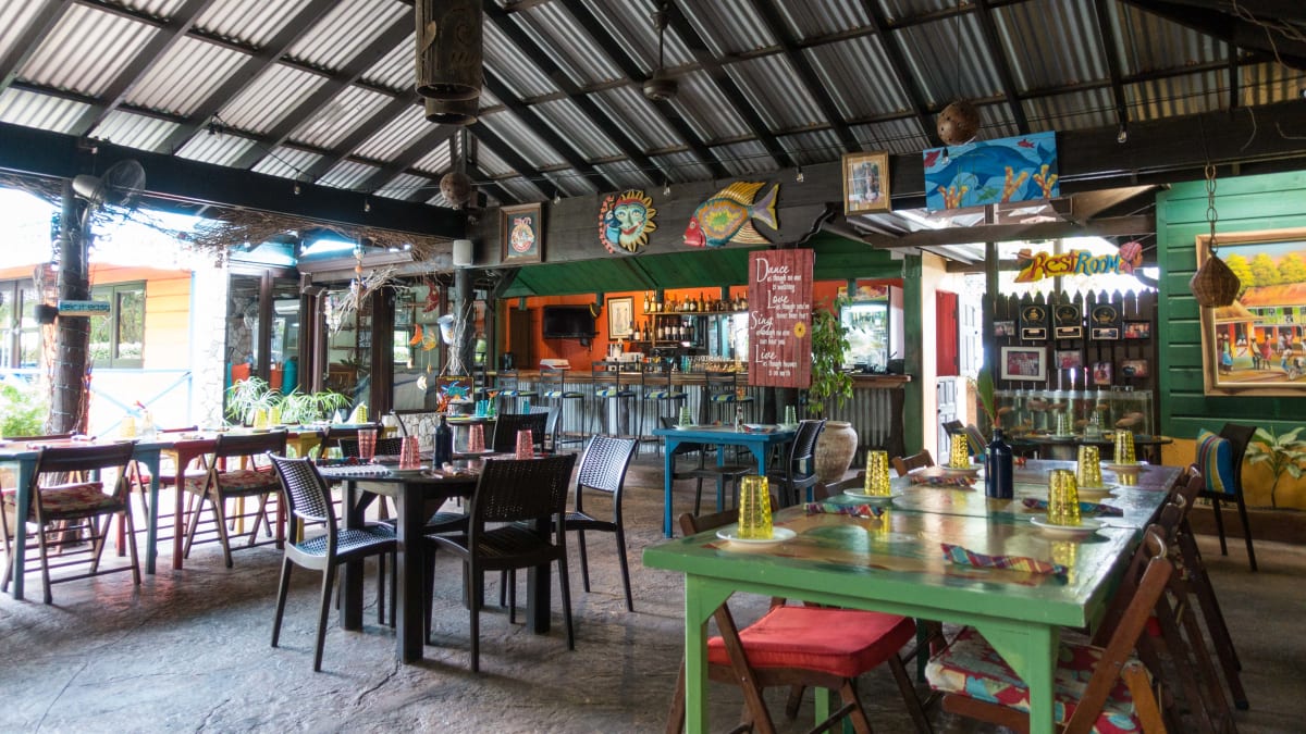 Restaurace si raději vybírejte dle recenzí, Jamajka