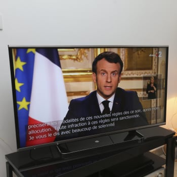 Emmanuel Macron oznámil během projevu razantní opatření v boji proti šíření koronaviru