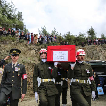 Pohřeb tureckých vojáků zabitých v Sýrii