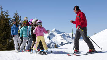 Úraz nebo škoda zaviněná dítětem na školním lyžařském výcviku: Kdo nese odpovědnost?