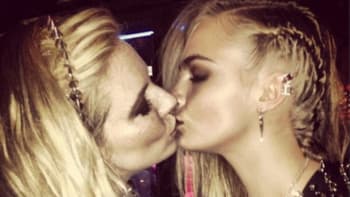 Sienna Miller a Cara Delevigne: To je ale láska!