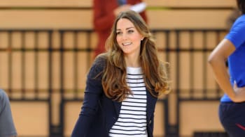 Potvrzeno! Kate Middleton čeká druhé dítě. Prince George bude bráškou!