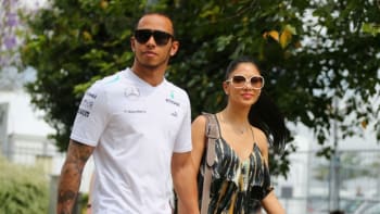 Pilot F1 Lewis Hamilton: Sbohem lásko, já jedu dál