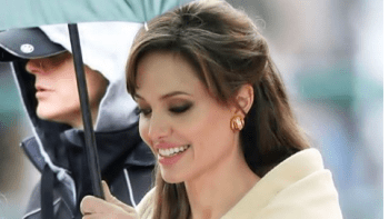 Angelina Jolie, Demi Lovato a další hvězdy, které holdují heroinu