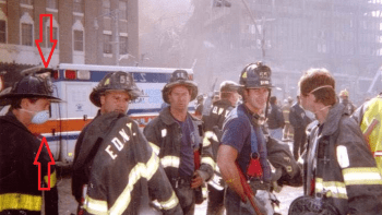 Poznáte muže na fotce? Slavný hollywoodský herec zachraňoval přeživší po tragickém 11. září