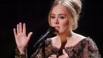 Na Adele útočí kvůli sexuálnímu obtěžování! Blíží se konec její hvězdné kariéry?