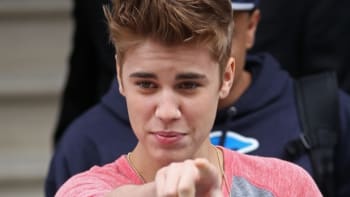 Rozzuřený Bieber: Všechny vás zabiju!
