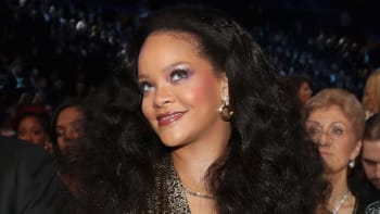Těhotná Rihanna? Zpěvačka ukázala zakulacující se tvary