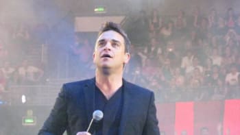 Robbie Williams se stal podruhé otcem. Neuhodnete, o co ho žádala při porodu jeho manželka