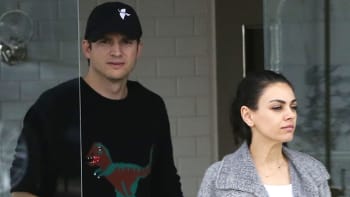 Mila Kunis a Ashton Kutcher na veřejnosti poté, co se začalo spekulovat o hereččině třetím těhotenství