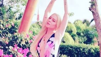 Lindsay Lohan se v Thajsku chvástá sexy tělíčkem