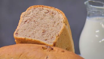 Prostřeno: Domácí ořechový chléb