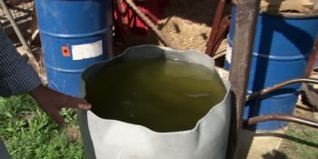 VIDEO: Obec Sovadina je téměř bez vody. Pomoci by měl nový vodovod