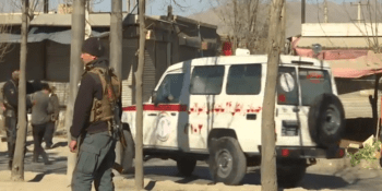 Bombový útok v Kábulu: Výbuchy zabily minimálně čtyři desítky lidí