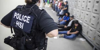 Obří razie proti imigrantům bez dokladů v USA: Zadrženo bylo 680 lidí