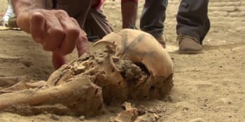 Neobvyklý nález archeologů v Peru: Na bývalém pohřebišti objevili potetované dětské lebky