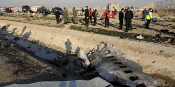 VIDEO: Nehoda letadla v Íránu je šestou nejtragičtější za posledních 10 let. Na prvním místě je zkáza letu MH17