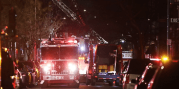 Požár pětipatrového domu v Bronxu: Mezi mrtvými je i kojenec