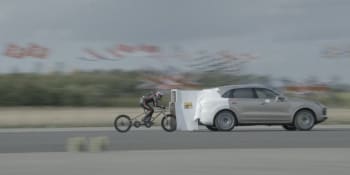 VIDEO: Létající Brit překonal rekord na kole! Dosáhl rychlosti jako Porsche