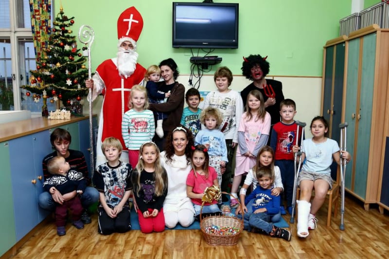 Veselá návštěva na dětské chirurgii v Thomayerově nemocnici v Praze