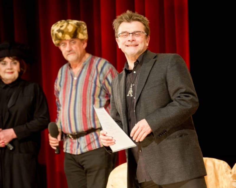 Roma Štolpa (vpravo) a Richard Tesařík na premiéře hry Medvěd(i) aneb všechno je jinak