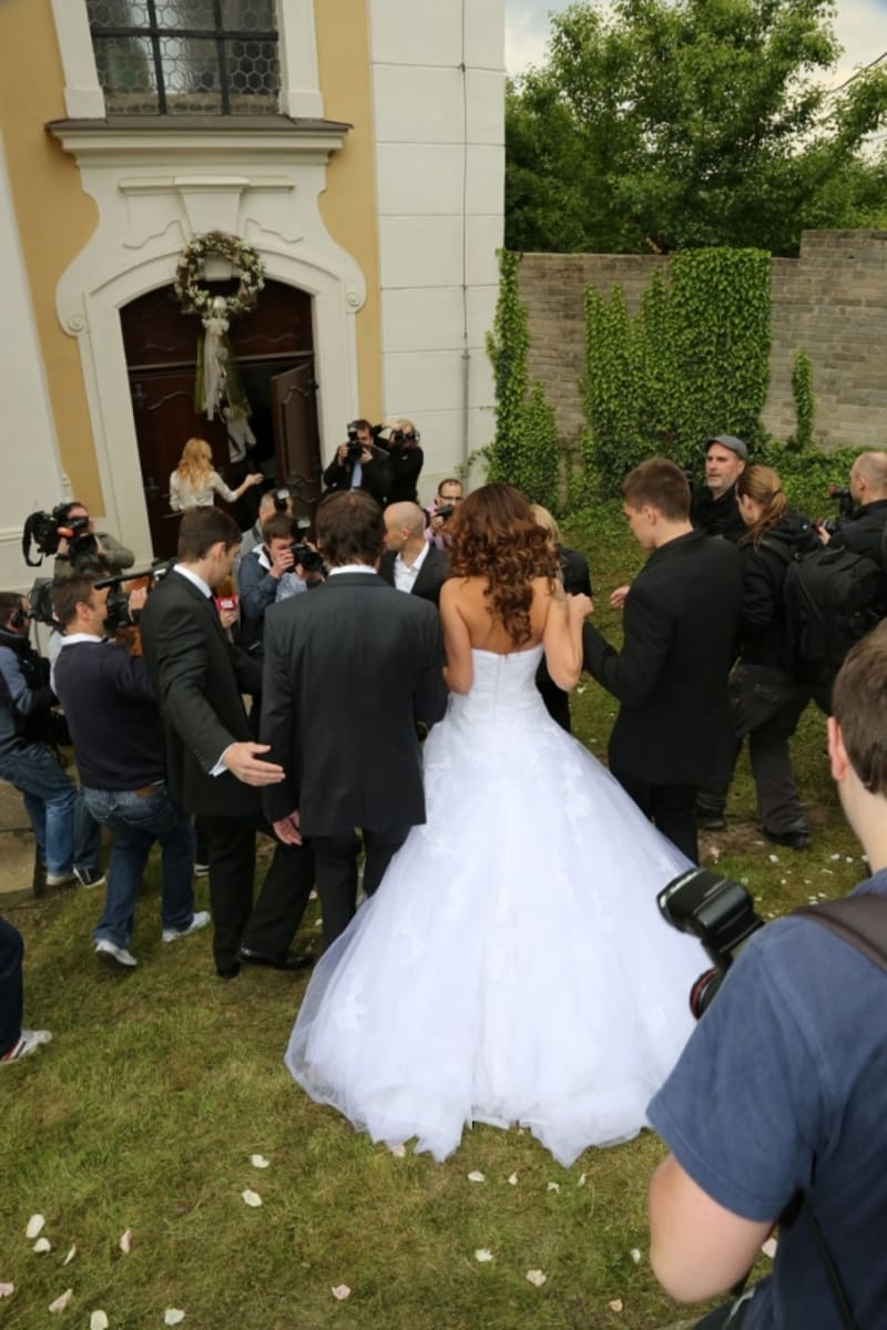 Svatba se konala v kostele v Unhošti