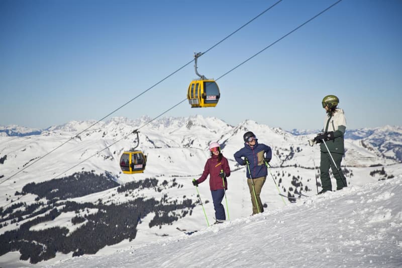 V celé lyžařské oblasti je okolo 70 moderních lanovek a vleků