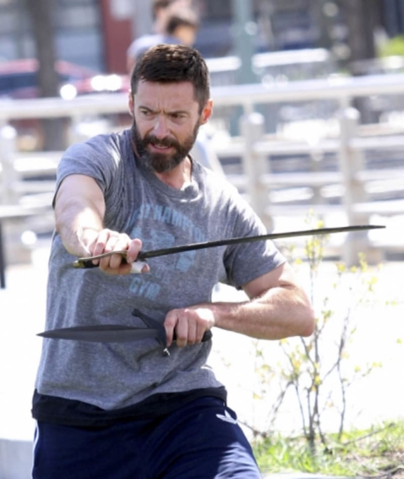 Hugh Jackman si v parku zatrénoval i s meči