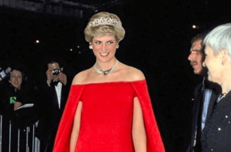 Princezna Diana zemřela při tragické autonehodě v Paříži v roce 1997.
