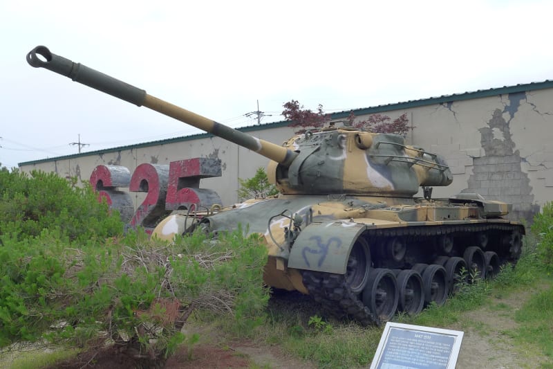 Na hranicích se Severní Koreou. Tank M47.