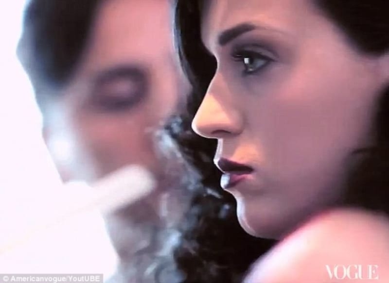 Zpěvačka Katy Perry tvrdí, že její bývalý muž je zbabělec