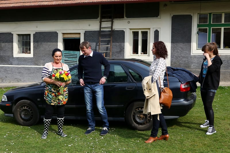 Ivan Drozd s rodinou přijíští za dědou a babičkou