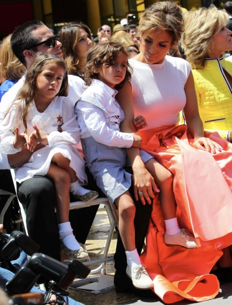 Jennifer Lopez na slavnost přivedla i své děti Maxe a Emmu